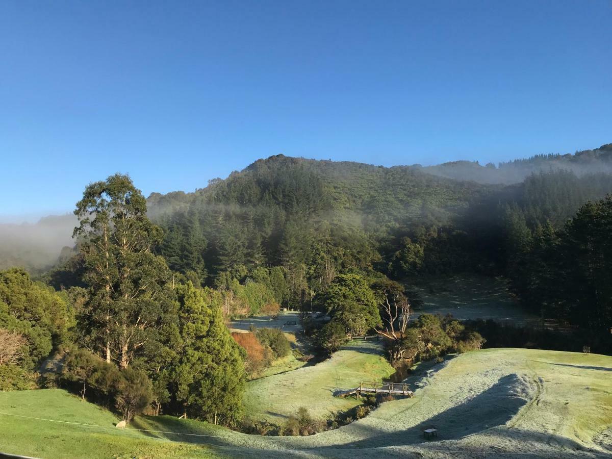Angie'S Rural Retreat Hotel Wainuiomata Bagian luar foto