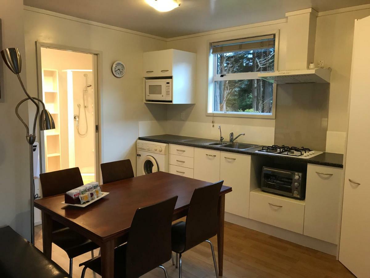 Angie'S Rural Retreat Hotel Wainuiomata Bagian luar foto